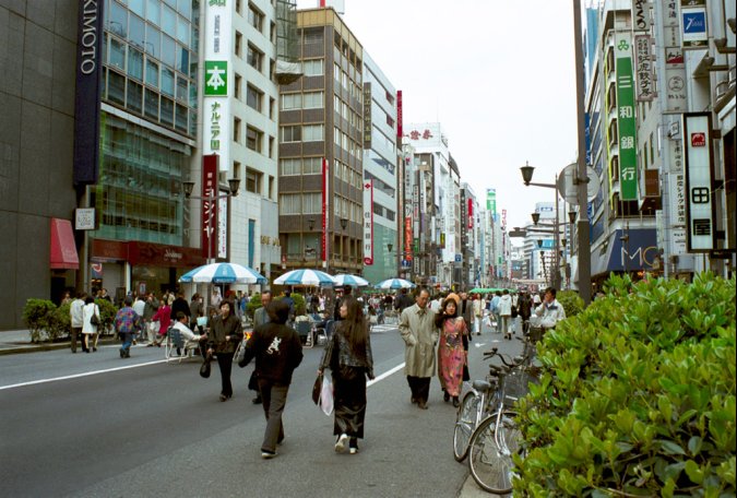 A shopping street in Ginza (Tokyo), on a sunday afternoon, while the car are not allowed.