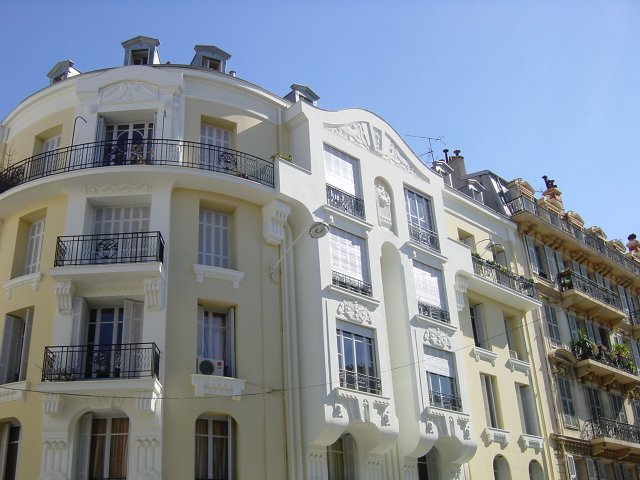 Un immeuble en plein centre, rue Foncet