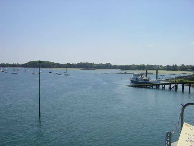 Cote sur (riviere) du barrage, a maree basse, c'etait donc le cote haut du barrage.