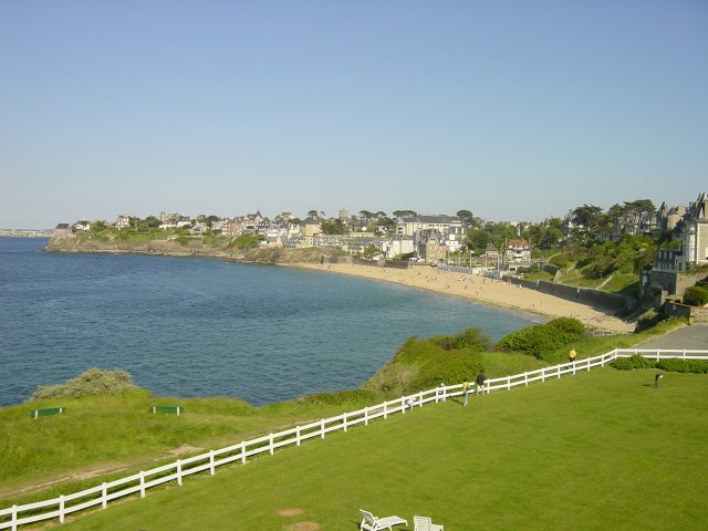 Vue de l'hotel Novotel Thalassa, vers St Malo, a maree haute