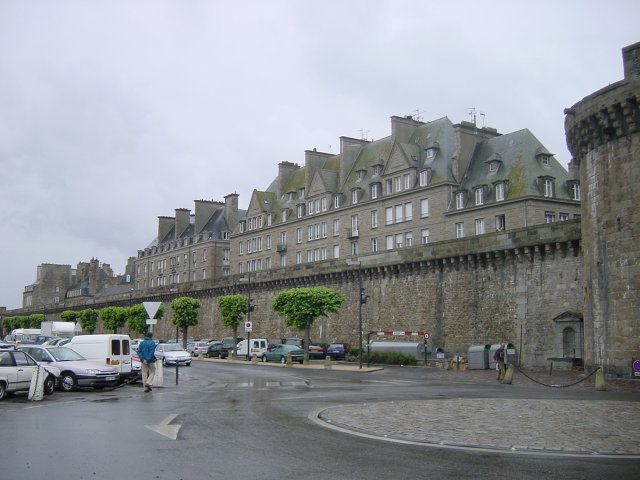 Vue des remparts depuis l'exterieur de la Grande Porte