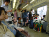 Japon, pays du train, des jeunes en survetement, des ados et des vieux. Kobe, Japon.