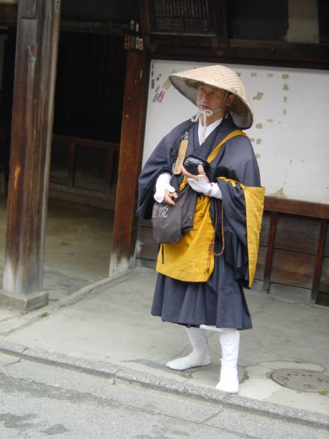 Pretre a Kyoto, Japon.