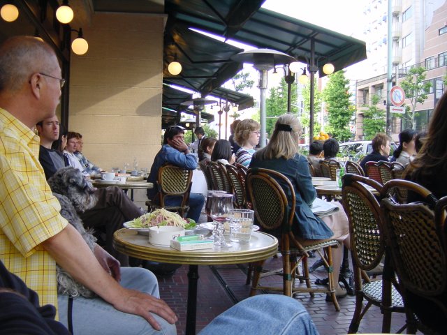 Aux Bacchanales, cafe francais. Harajuku, Tokyo, Japon.