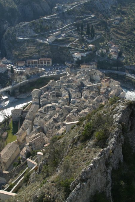 Vue du village depuis le haut de la citadelle